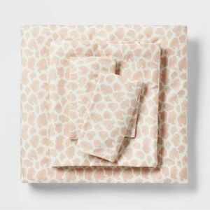 Room Essentials Twin XL Microfiber Sheet Set Pink Leopard Print Size Twin XL